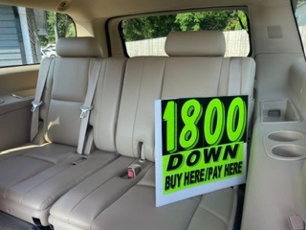 2011 Chevrolet Suburban - $11,500