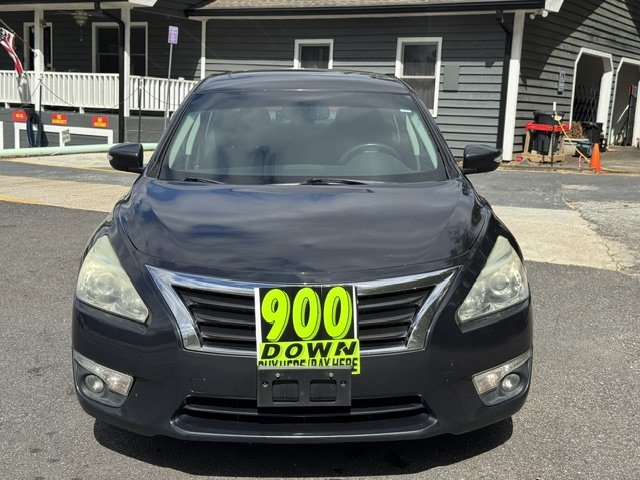 2015 Nissan Altima - $9,600