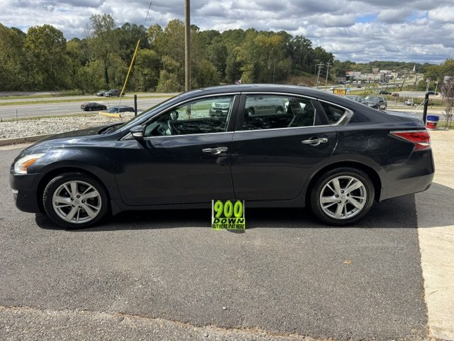2015 Nissan Altima - $9,600