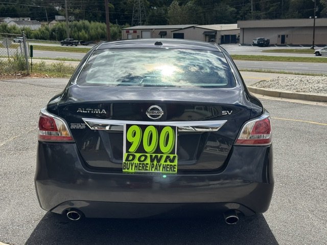 2015 Nissan Altima - $9,600