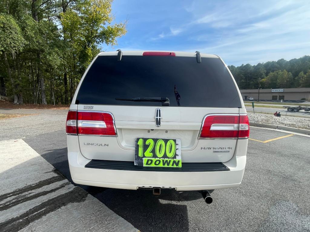 2008 Lincoln Navigator - $10,500