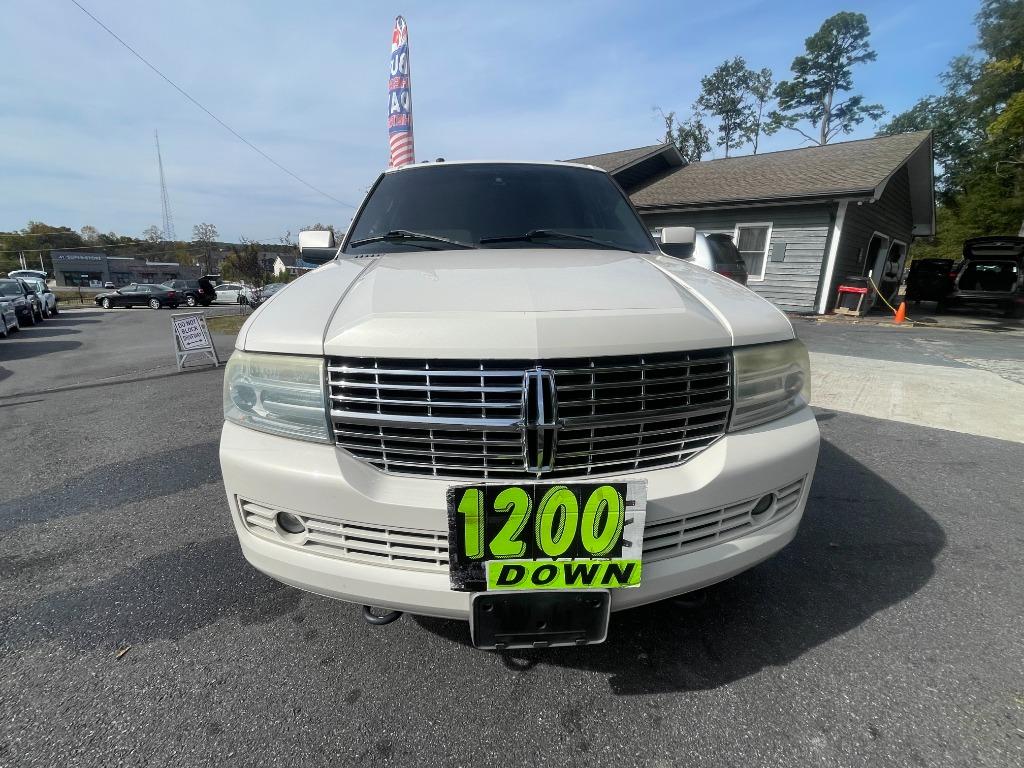2008 Lincoln Navigator - $10,500