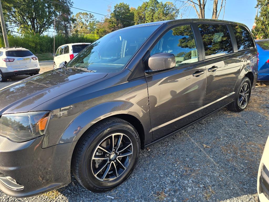 2019 Dodge Grand Caravan - $9,500