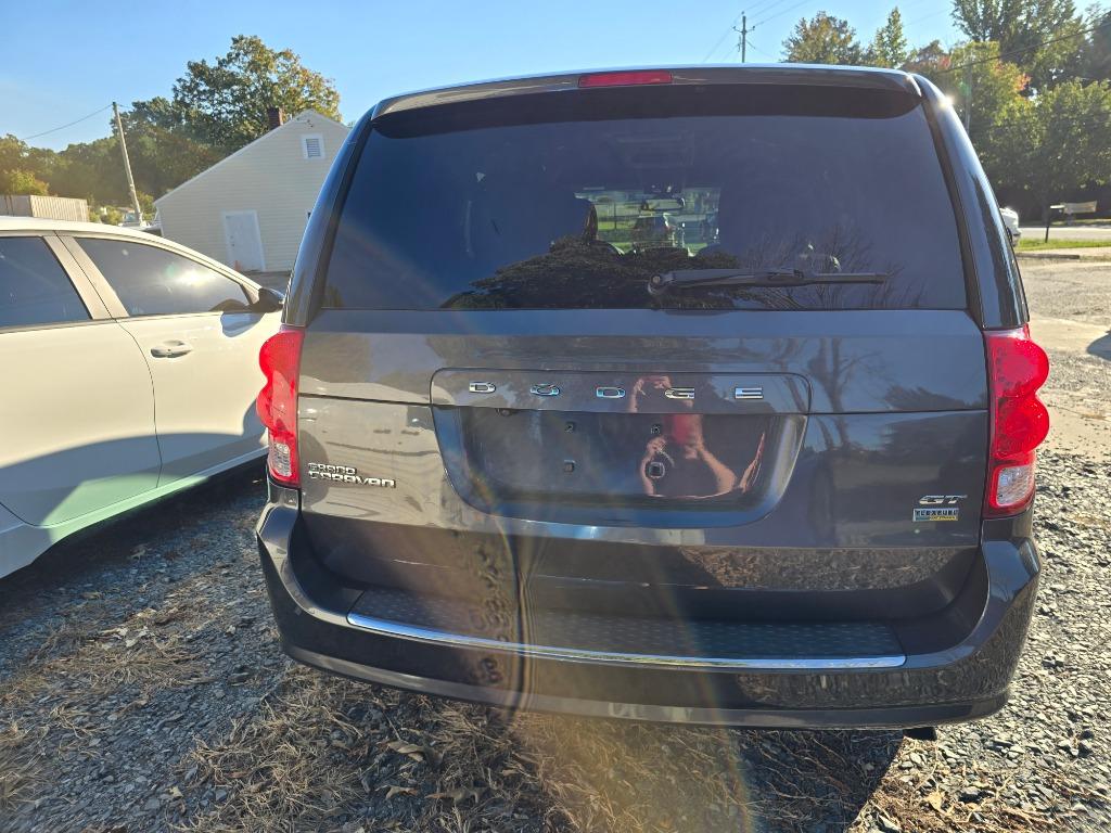 2019 Dodge Grand Caravan - $9,500
