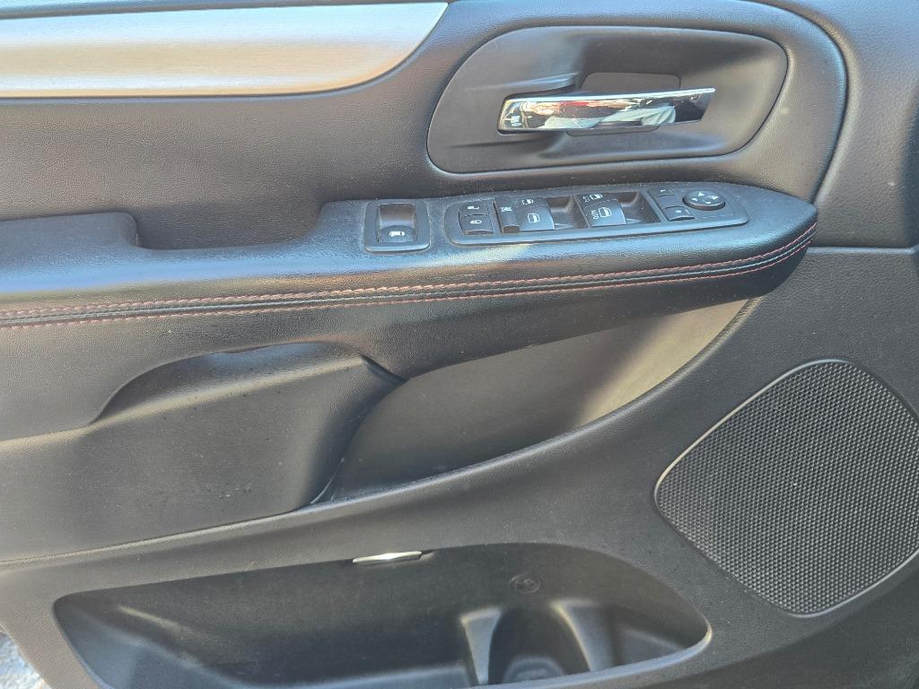 2019 Dodge Grand Caravan - $9,500