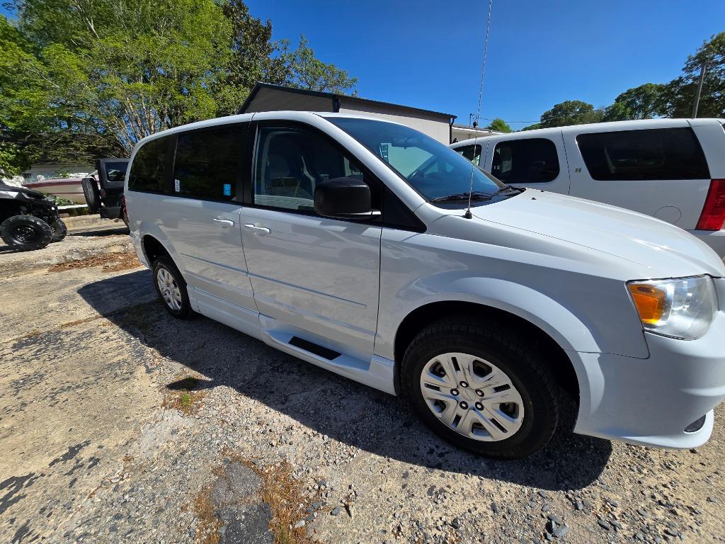 2015 Dodge  Handicap Grand Caravan - $21,500
