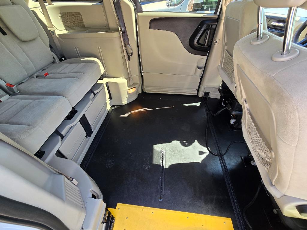 2015 Dodge  Handicap Grand Caravan - $21,500