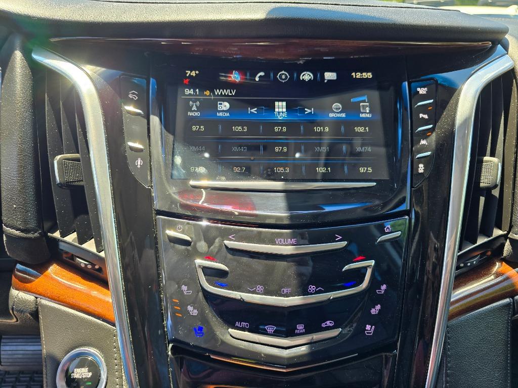 2016 Cadillac Escalade Luxury photo