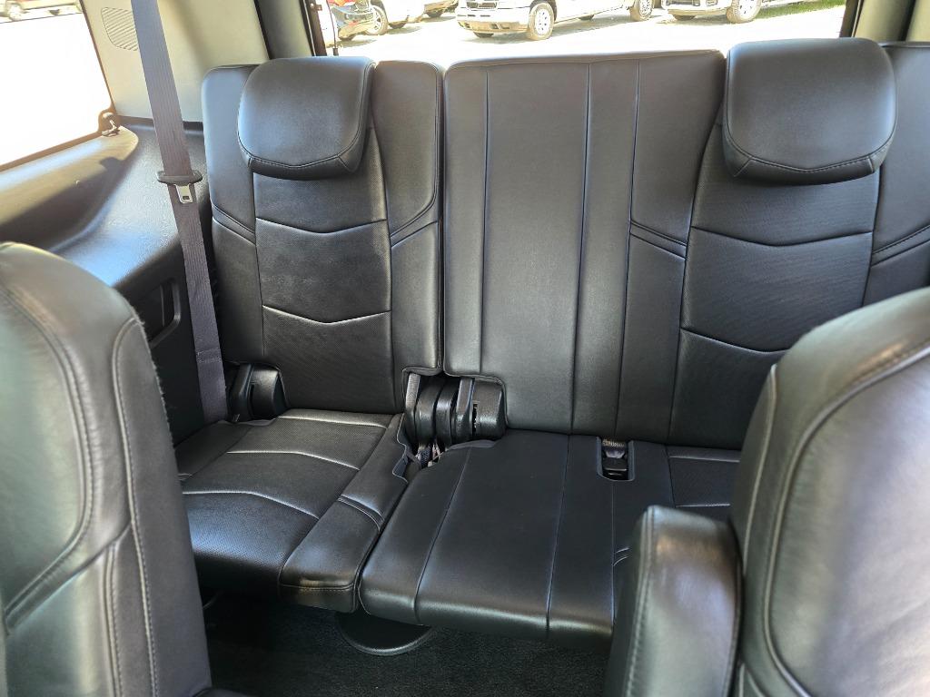 2016 Cadillac Escalade Luxury photo