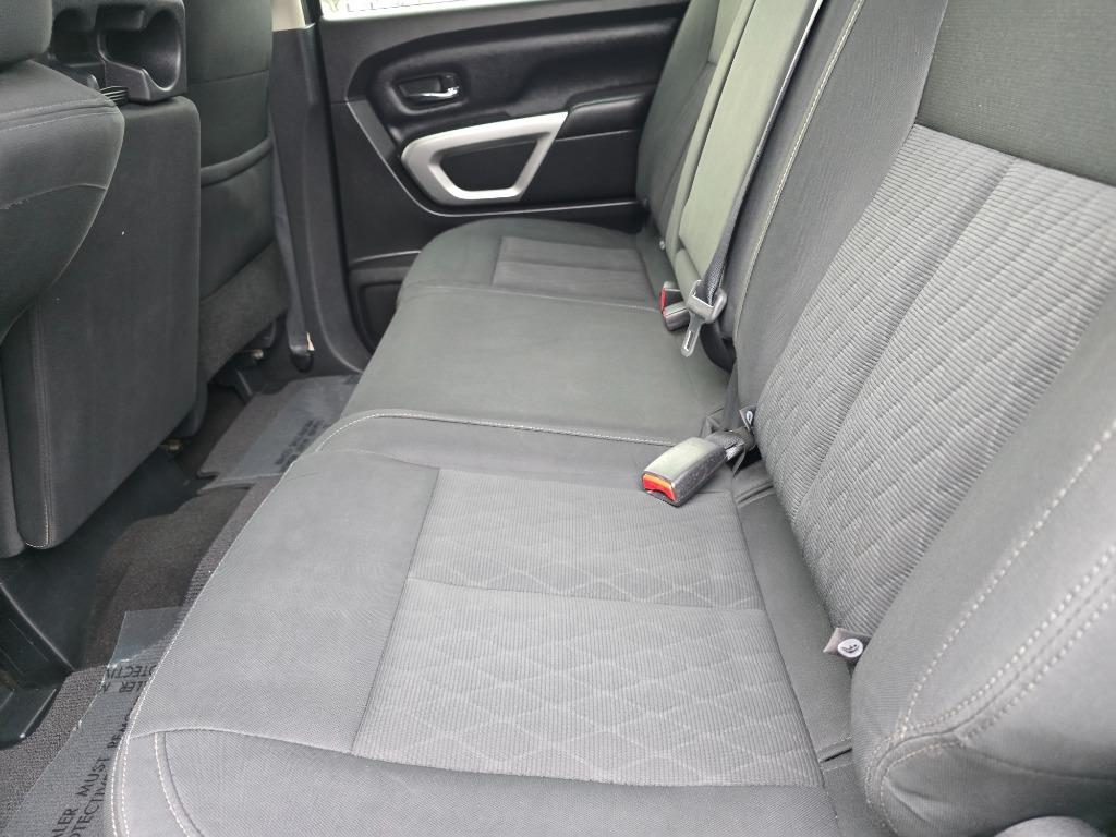 2018 Nissan Titan Platinum photo