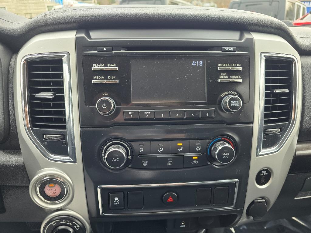 2018 Nissan Titan Platinum photo