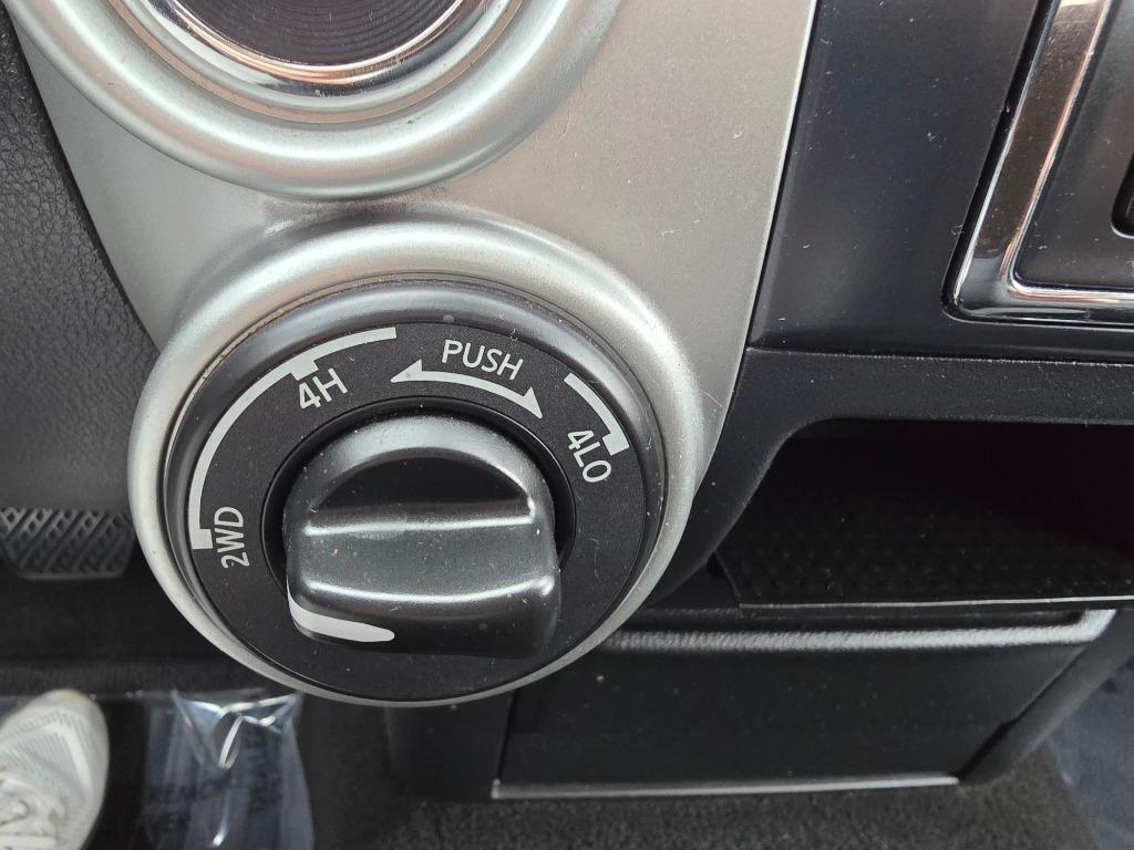 2018 Nissan Titan Platinum photo