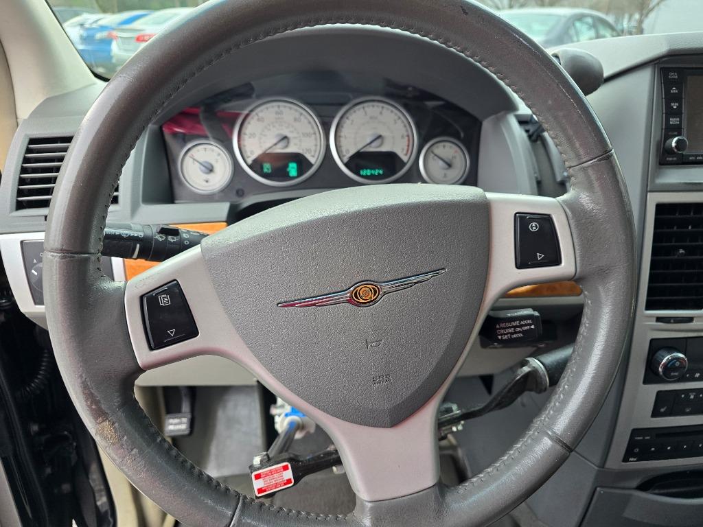 2010 Chrysler Town And Country - $13,500