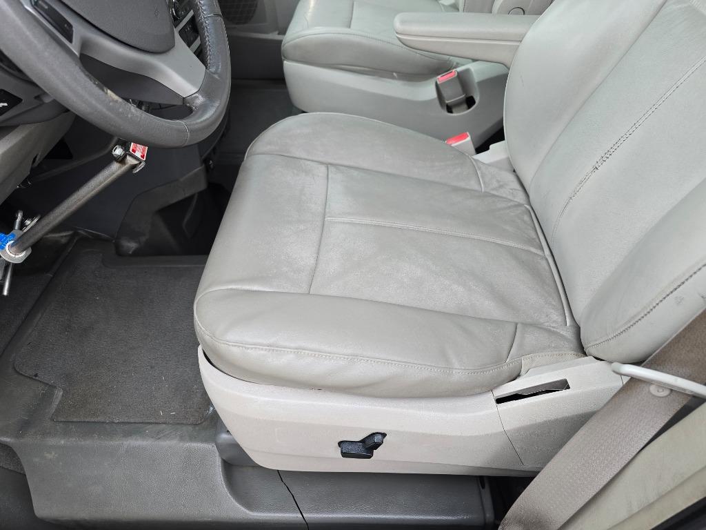 2010 Chrysler Town And Country - $13,500