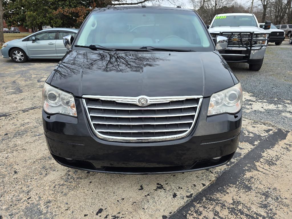 2010 Chrysler Town And Country - $13,500
