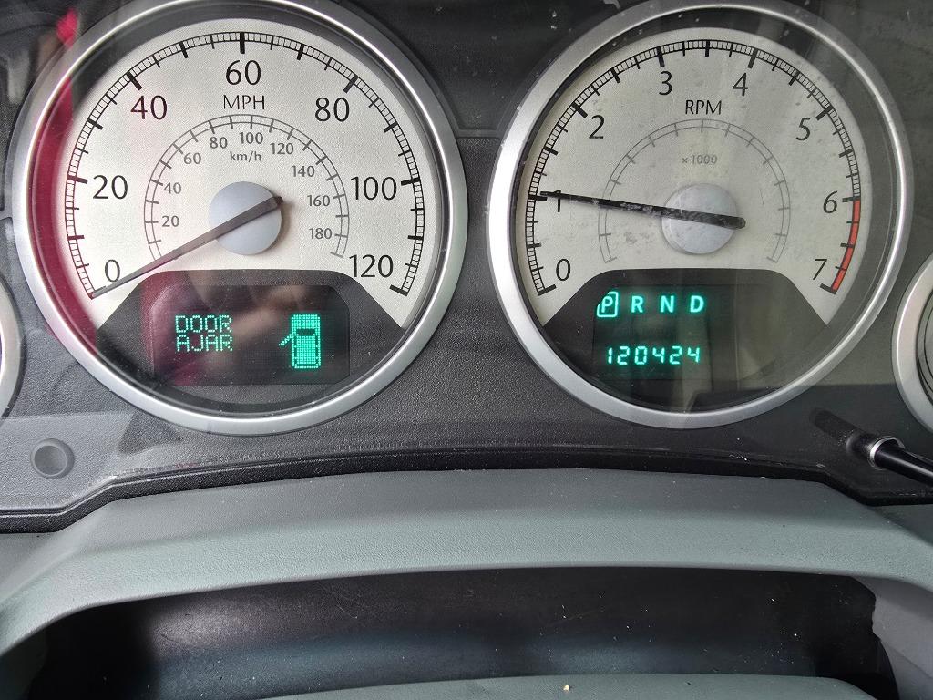 2010 Chrysler Town And Country - $13,500
