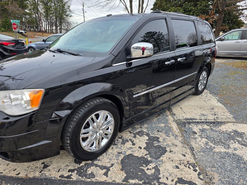 2010 Chrysler Town And Country - $13,500