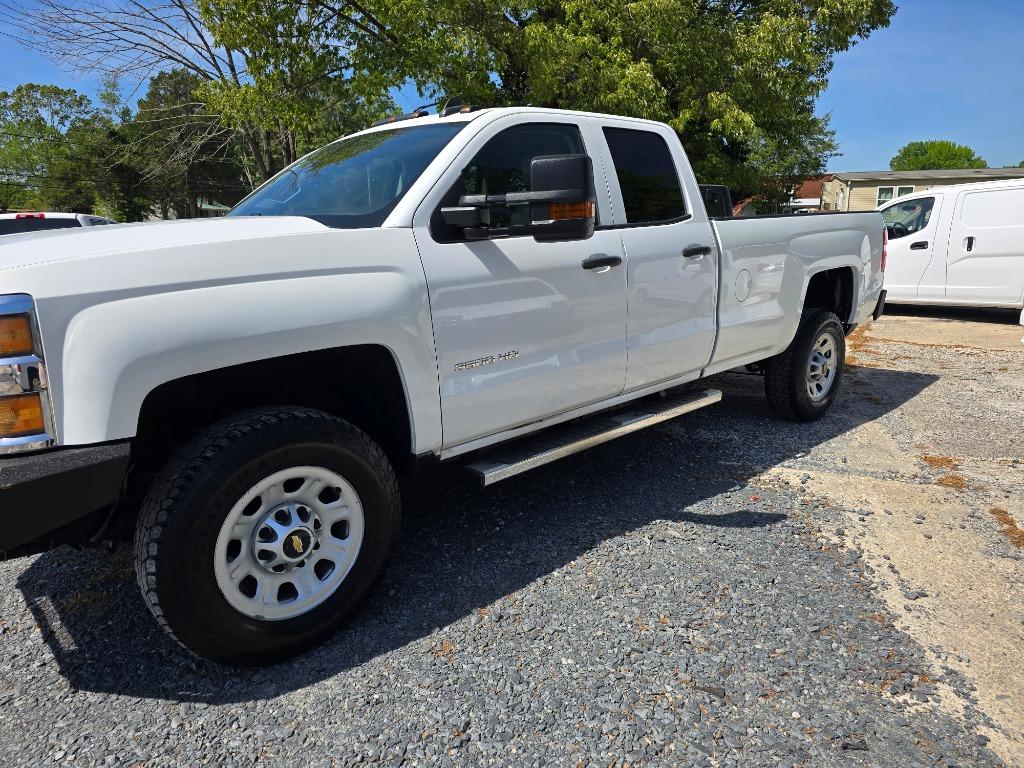 2015 Chevrolet Silverado 3500 - $17,999