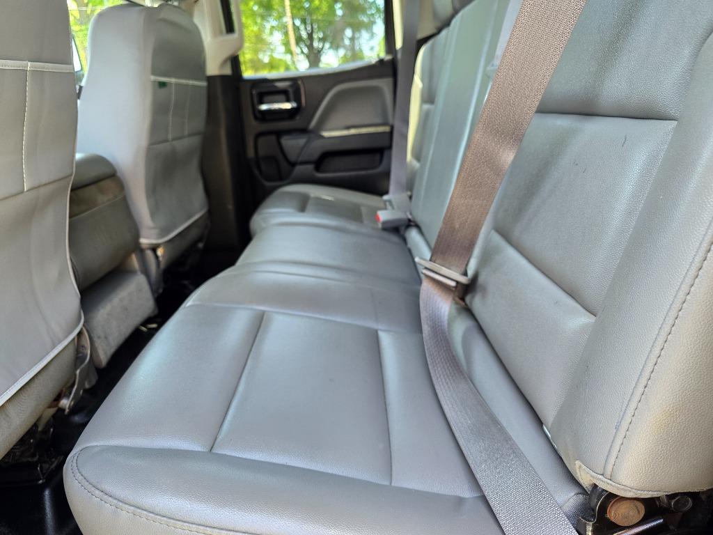 2015 Chevrolet Silverado 3500 - $17,999