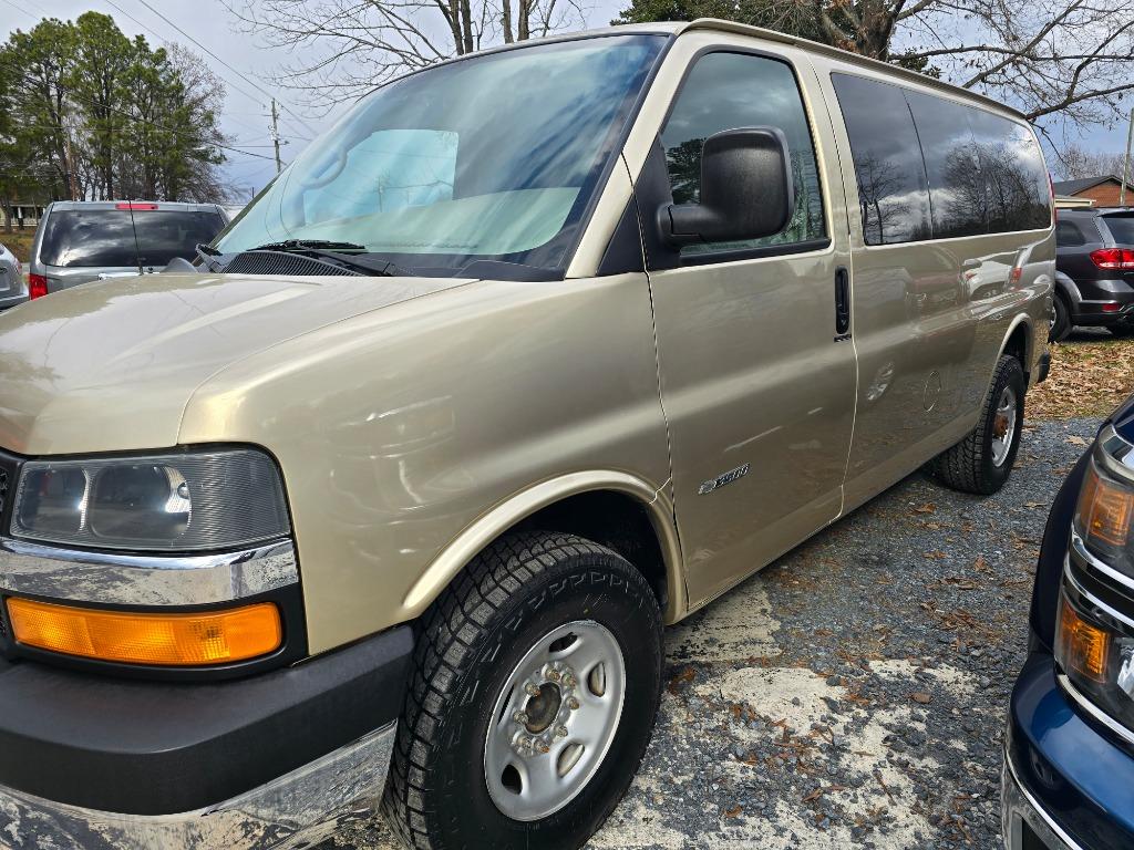 2005 Chevrolet Express 3500 3500 photo