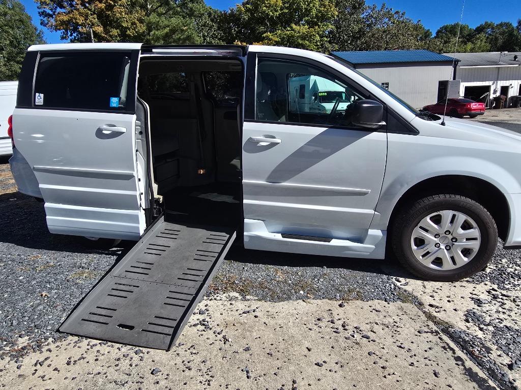 2015 Dodge Grand Caravan - $23,000