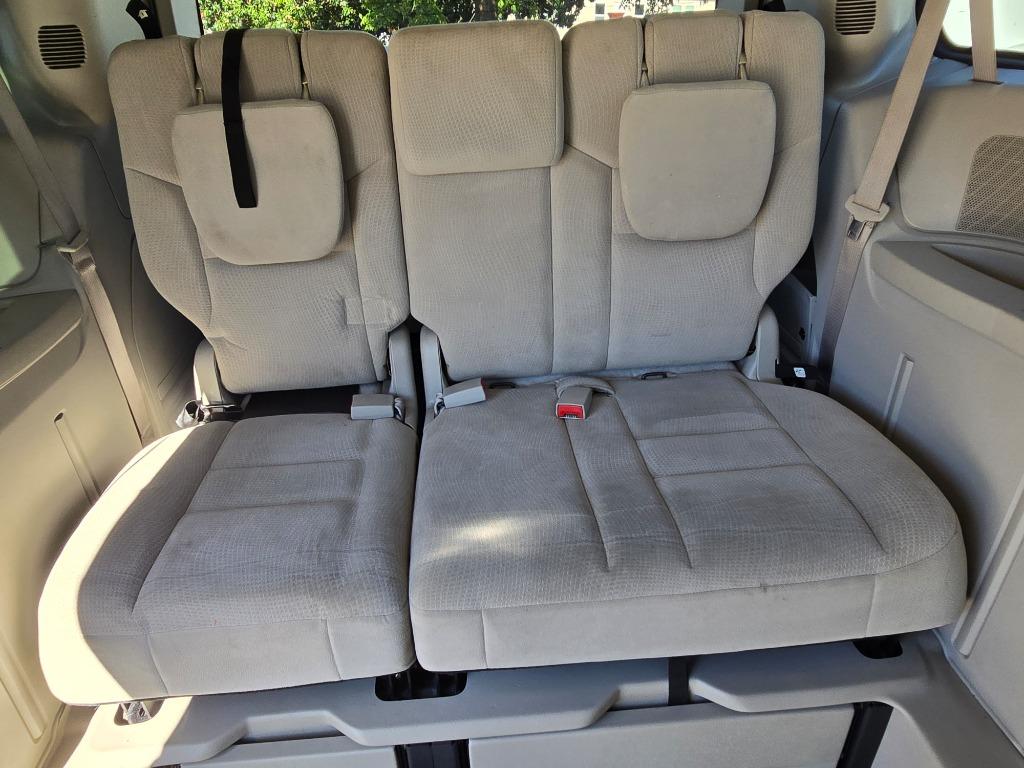 2015 Dodge Grand Caravan - $23,000