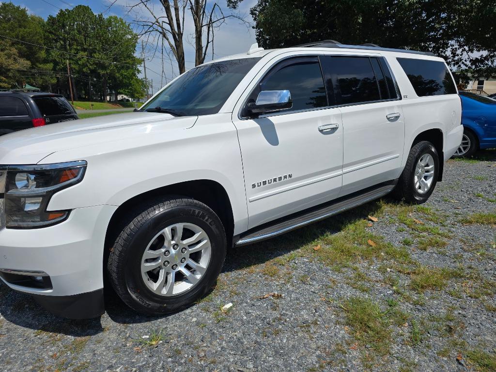 2015 Chevrolet Suburban - $14,500