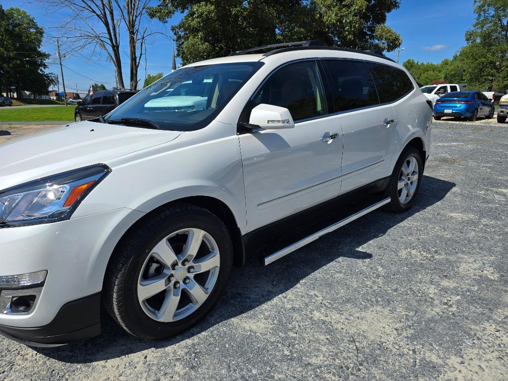 2017 Chevrolet Traverse - $10,900