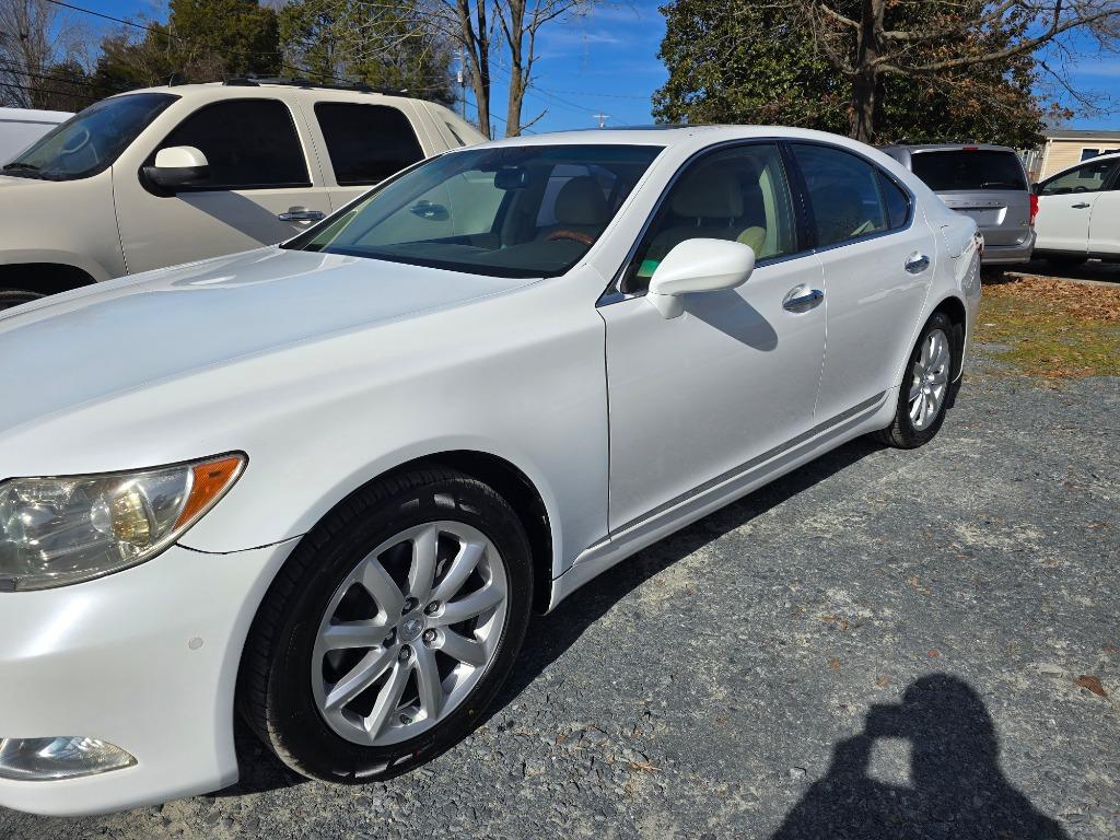 2007 Lexus LS 460 photo