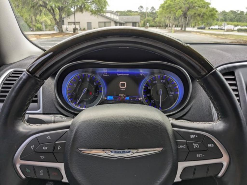 2015 Chrysler 300 300C photo