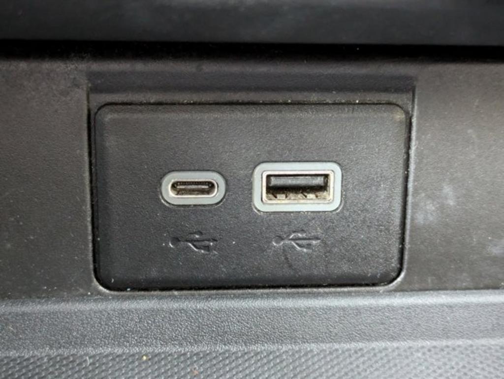 2021 Chevrolet Suburban 1500 Premier photo