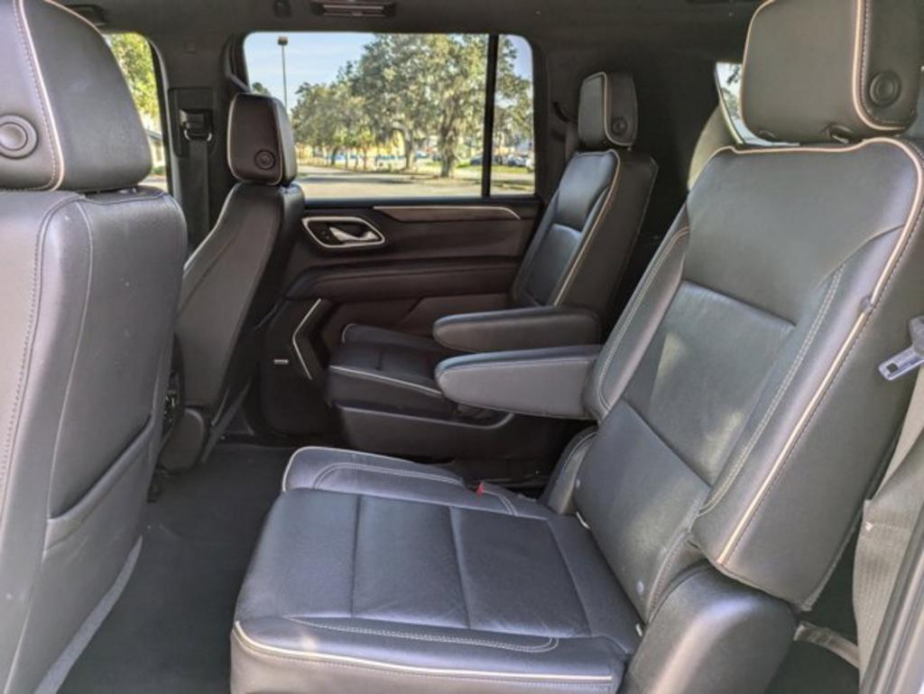 2021 Chevrolet Suburban 1500 Premier photo