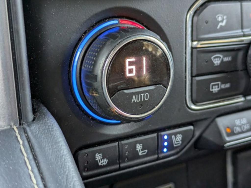 2021 Chevrolet Suburban 1500 Premier photo