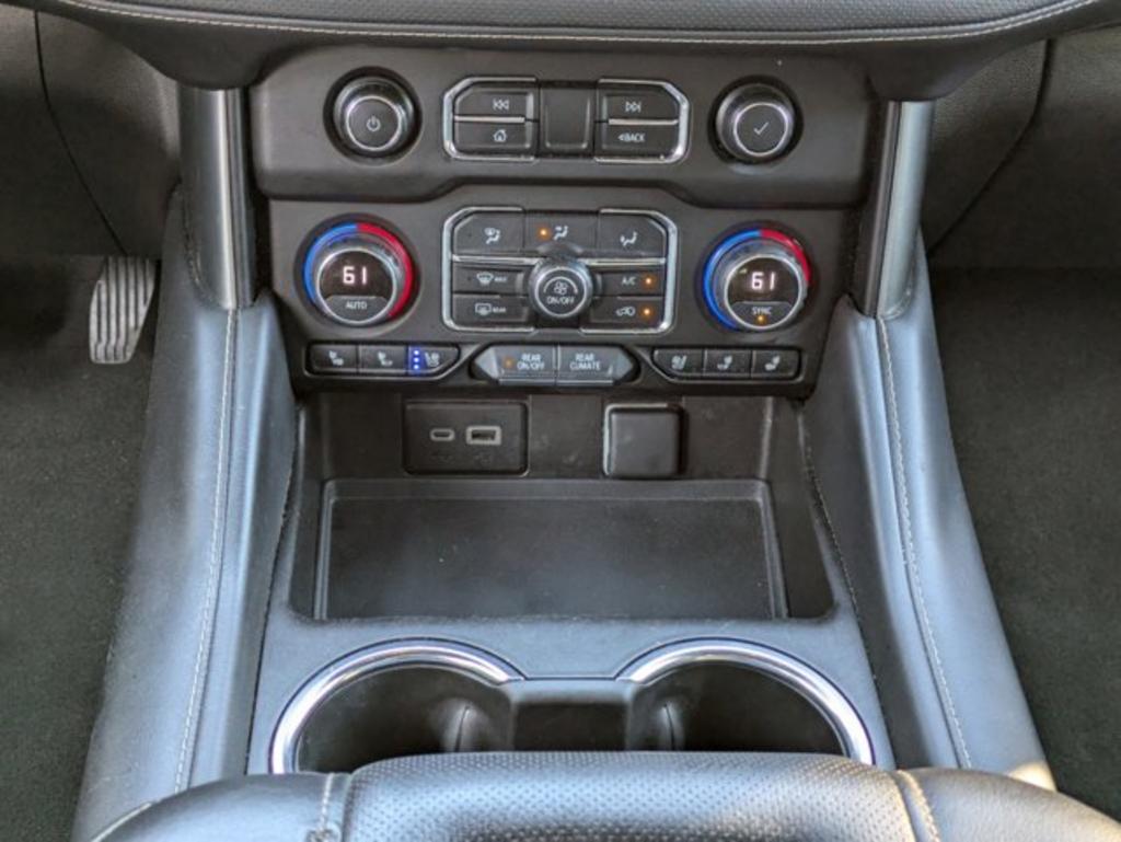 2021 Chevrolet Suburban 1500 Premier photo