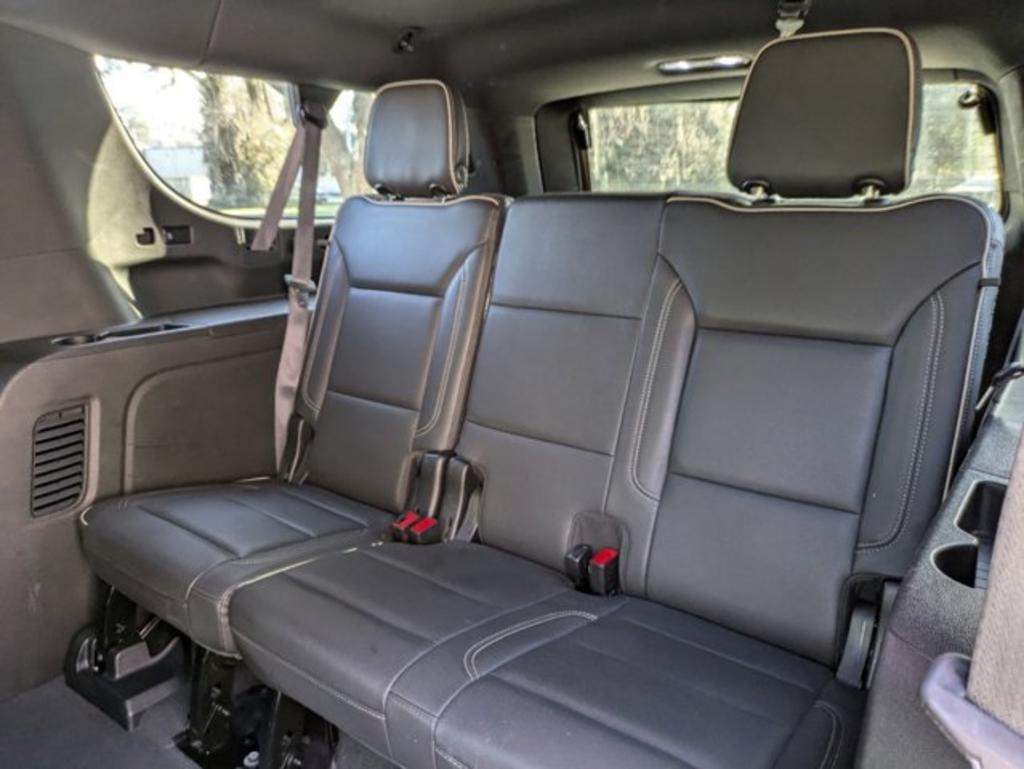 2021 Chevrolet Suburban 1500 Premier photo