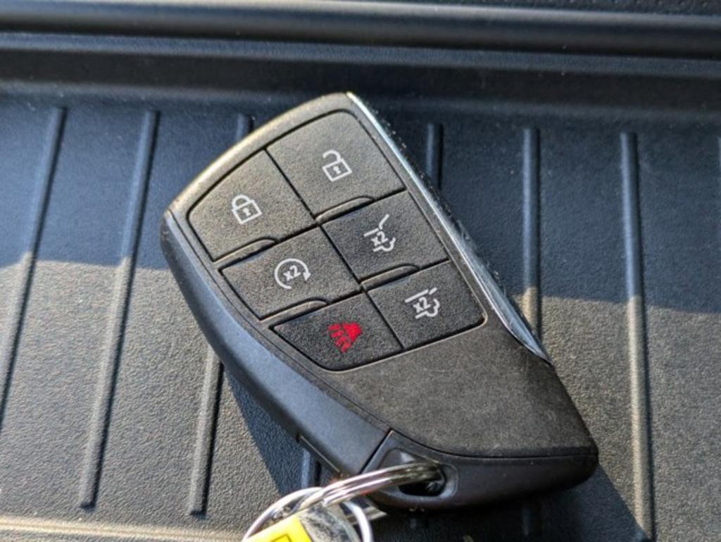 2021 Chevrolet Suburban 1500 Premier photo
