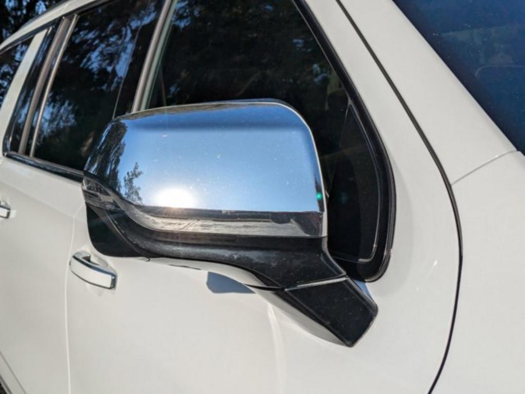 2021 Chevrolet Suburban 1500 Premier photo