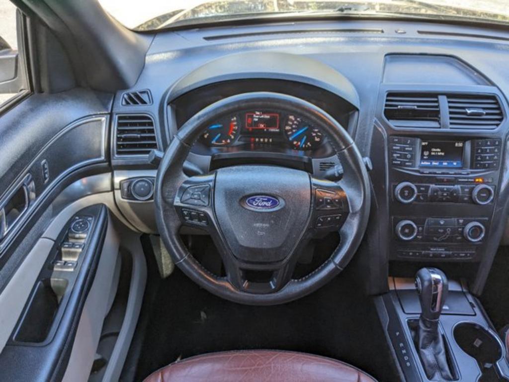 2019 Ford Explorer XLT photo