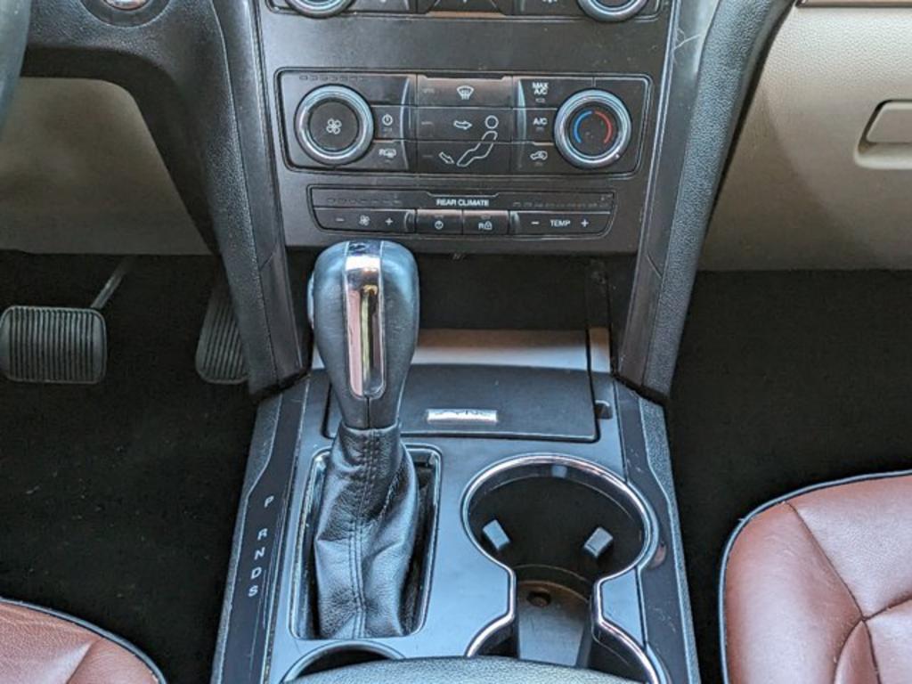 2019 Ford Explorer XLT photo