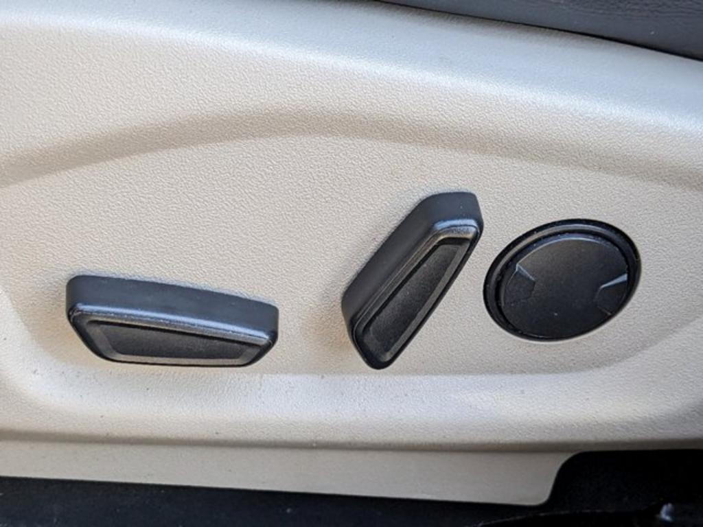 2019 Ford Explorer XLT photo