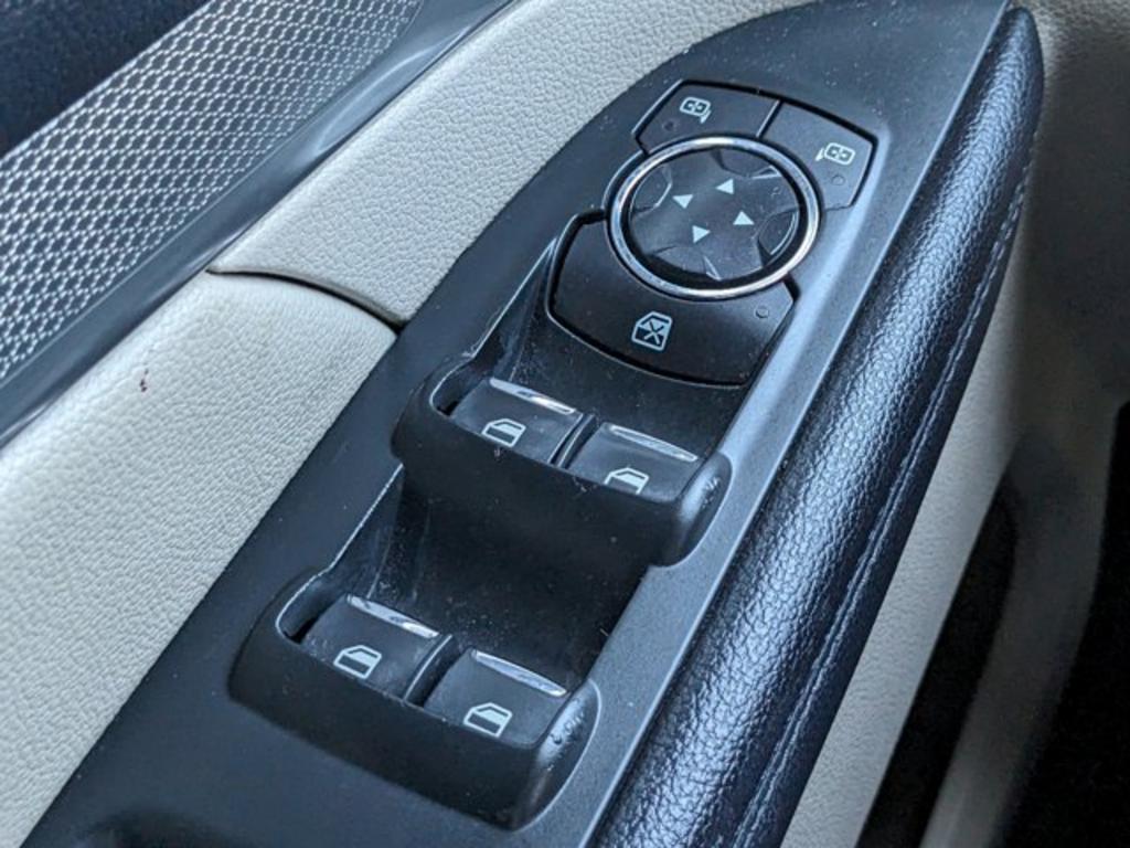 2019 Ford Explorer XLT photo