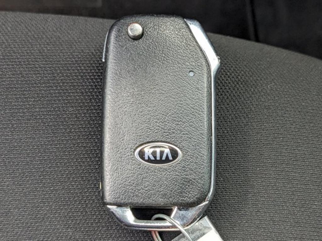 2021 Kia Sorento LX photo