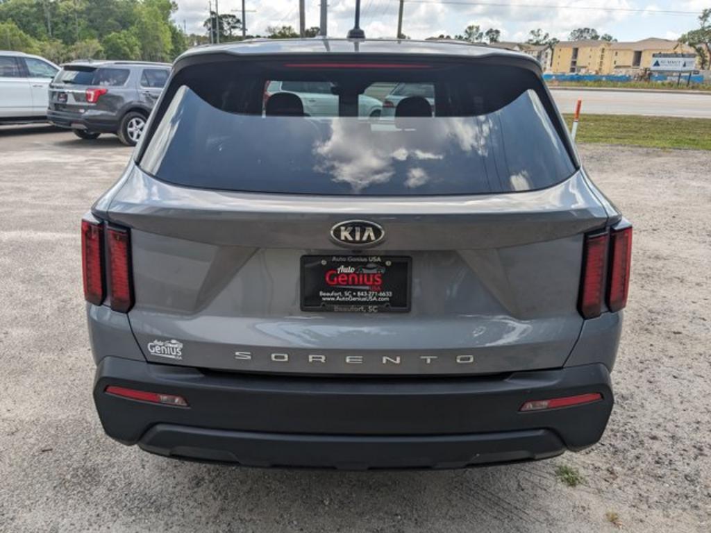 2021 Kia Sorento LX photo