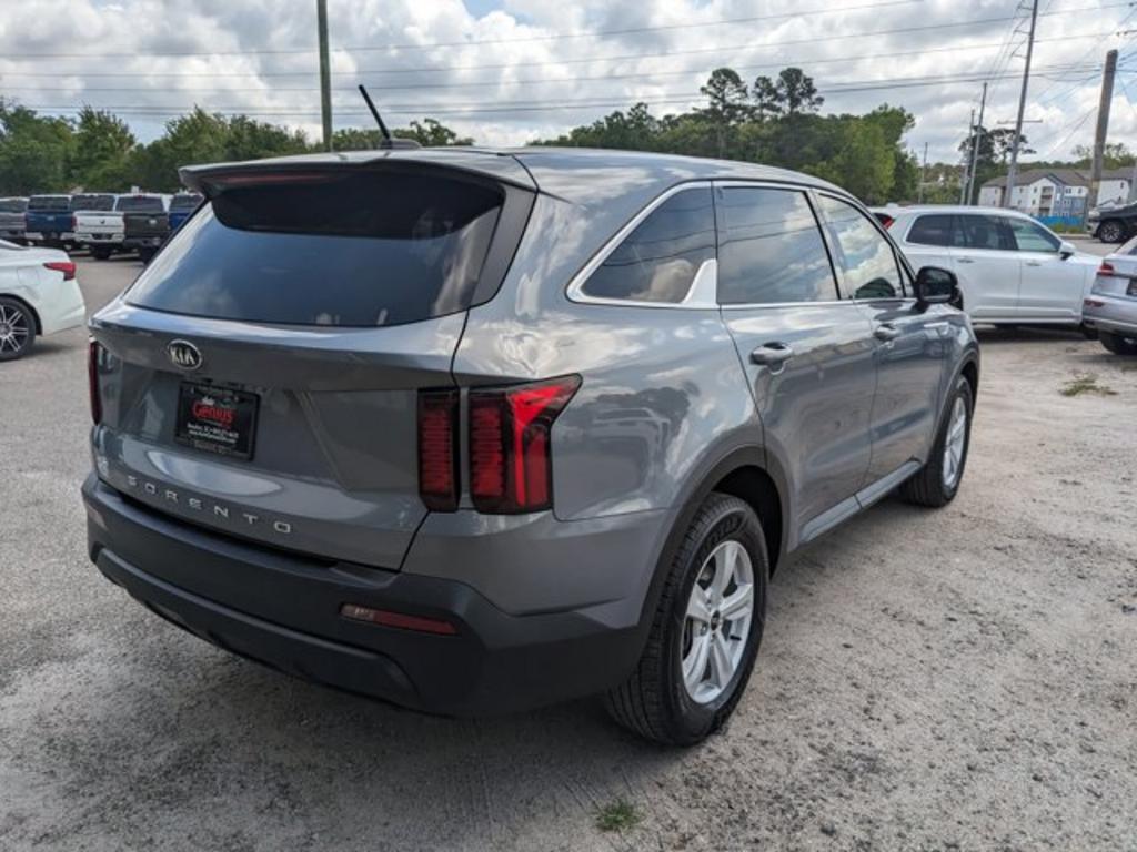 2021 Kia Sorento LX photo