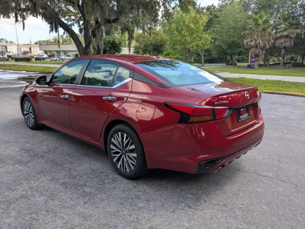 2024 Nissan Altima SV photo 6