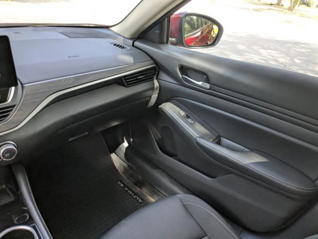 2024 Nissan Altima SV photo 16