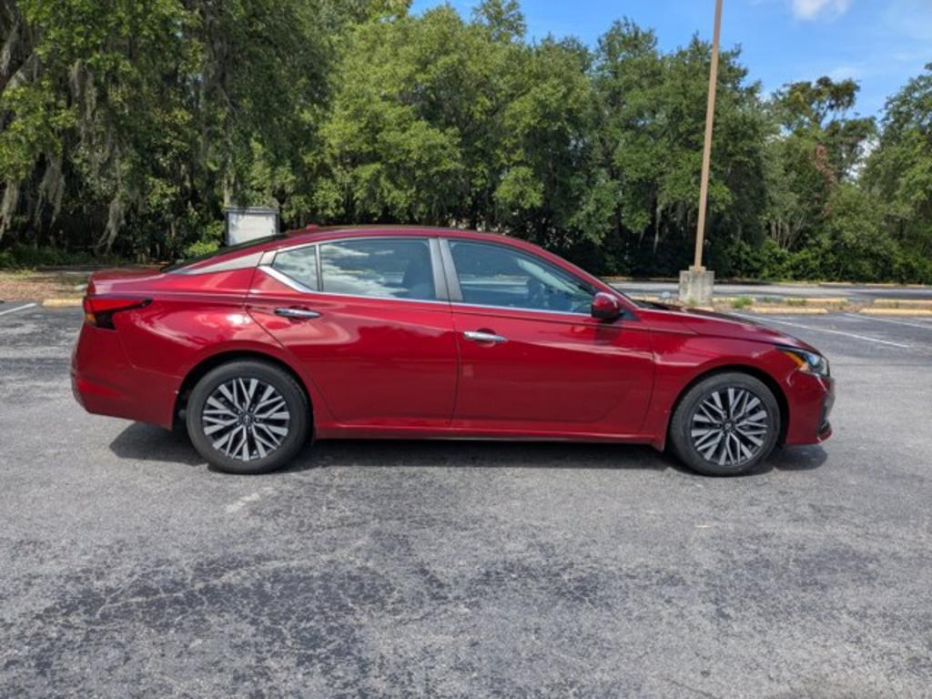 2024 Nissan Altima SV photo 3