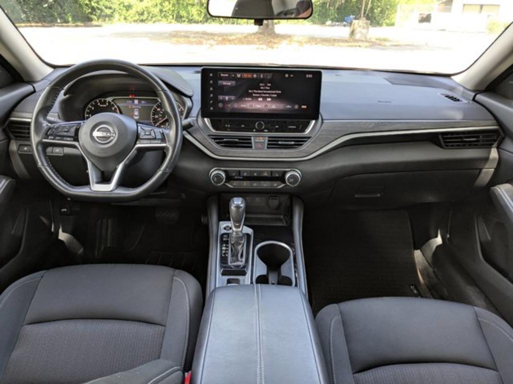 2024 Nissan Altima SV photo 14