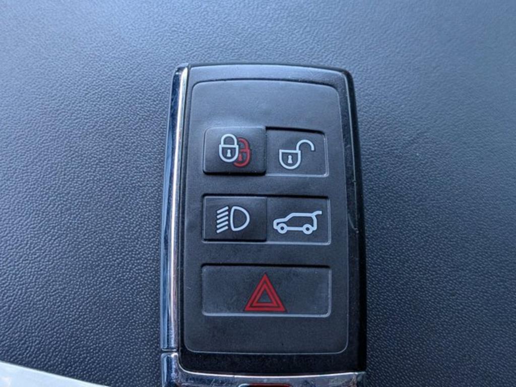 2018 Land Rover Range Rover Sport - $28,900