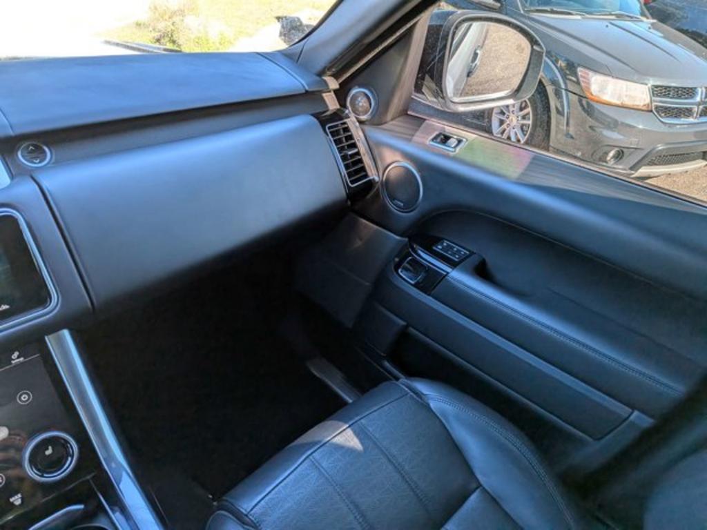 2018 Land Rover Range Rover Sport - $28,900